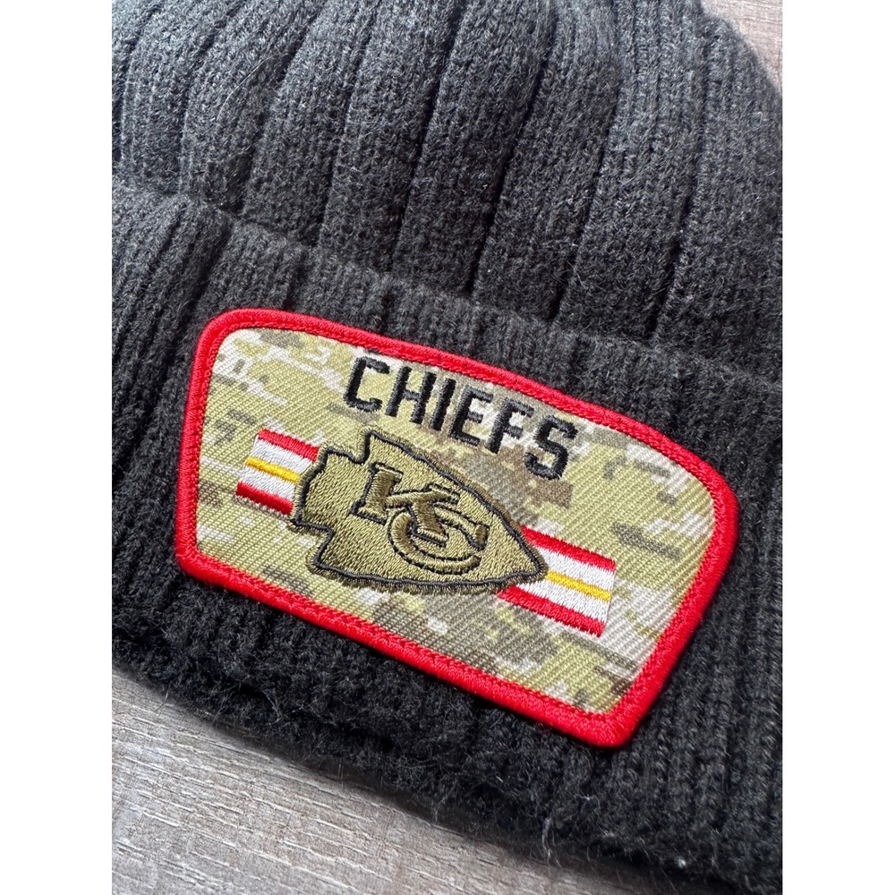 New Era Kansas City Chiefs Salute to Service Knit Beanie Hat Grey Fleece Lined